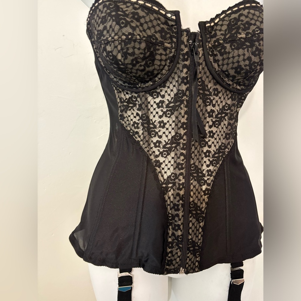 Bettie Page style Lady Marlene vintage corset Merry Widow 34B Madonna style